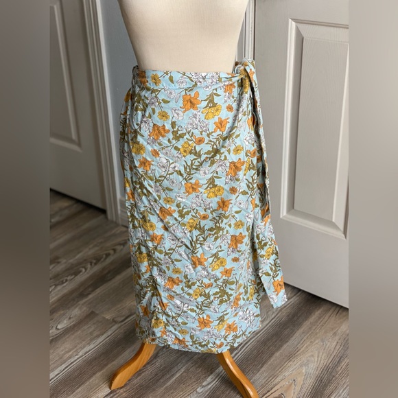 Cynthia Rowley Dresses & Skirts - Cynthia Rowley Floral Prints Wrap Skirt